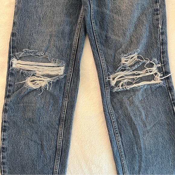 Good American Good '90s Ripped Slim Fit Straight Leg Jeans - Picture 2 of 3